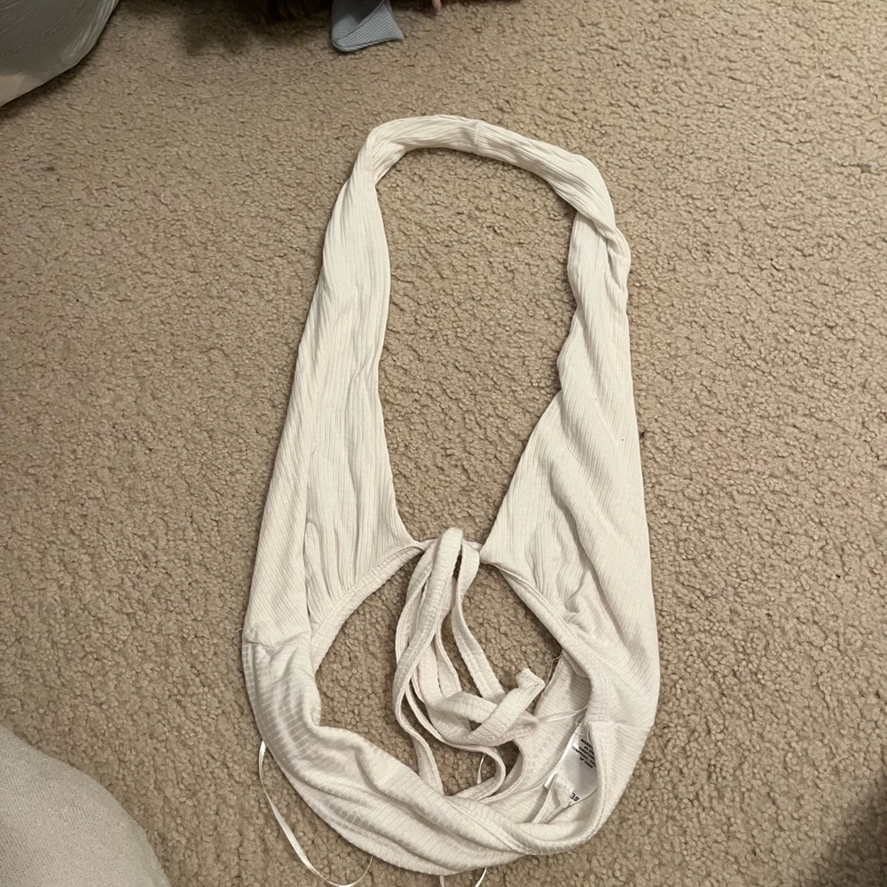 White garage tie top in a small